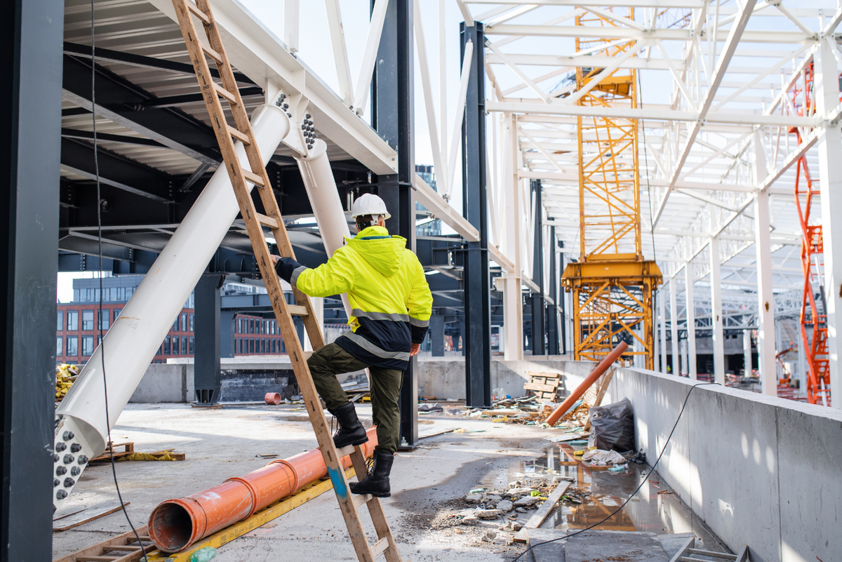 Ladder Selection and Safety: A Rung-by-Rung Guide — Power Bolt And Tool