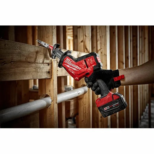 Milwaukee M18 Fuel Hackzallâ€šÂ® 16.3" Reciprocating Saw Kit
