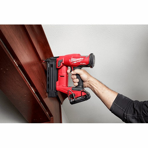 Milwaukee M18 Fuel 18 Gauge Brad Nailer Kit