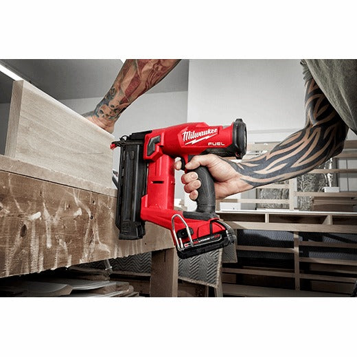 Milwaukee M18 Fuel 18 Gauge Brad Nailer Kit