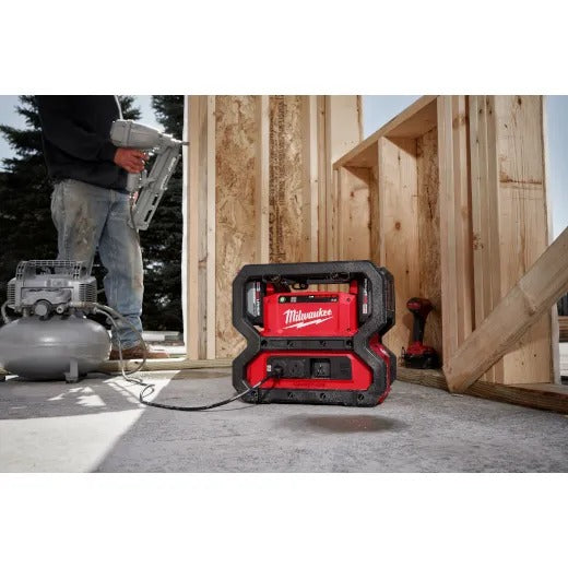 Milwaukee M18 Carry-On 3600W/1800W Power Supply