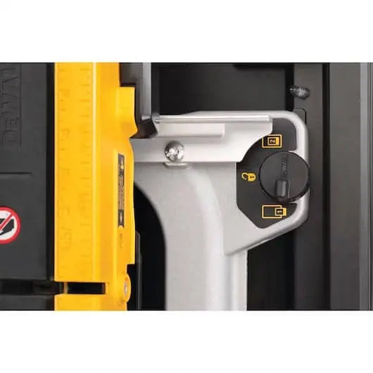 DeWalt 10" High Capacity Wet Tile Saw with Stand