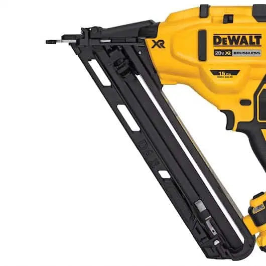 DeWalt 20V MAX* XR‚® 15 Gauge Cordless Angled Finish Nailer Kit