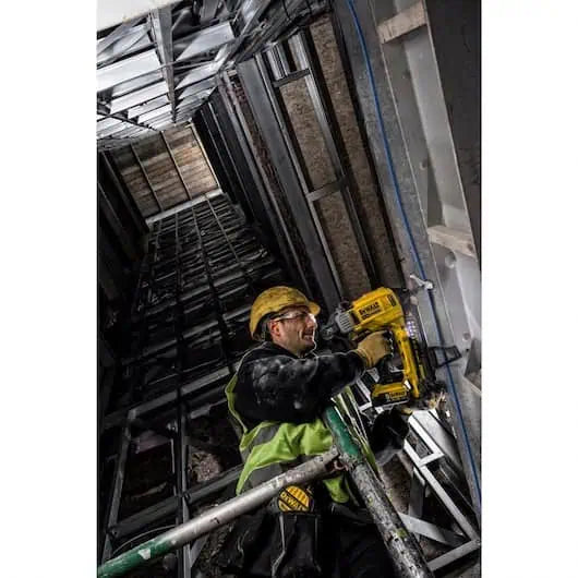 DeWalt 20V MAX* XR® Cordless Concrete Nailer Kit