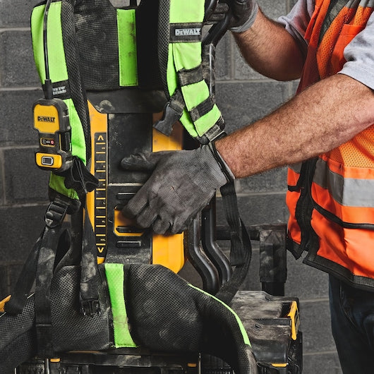 DeWalt POWERSHIFT™ Backpack Vibrator Kit