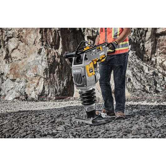 DeWalt POWERSHIFT™ 10 Amp Class Rammer Kit