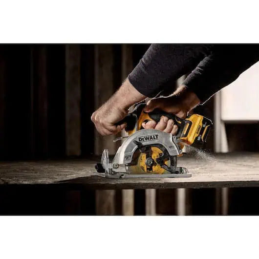 DeWalt XTREME 12V MAX* 5-3/8" Brushless Cordless Circular Saw Kit
